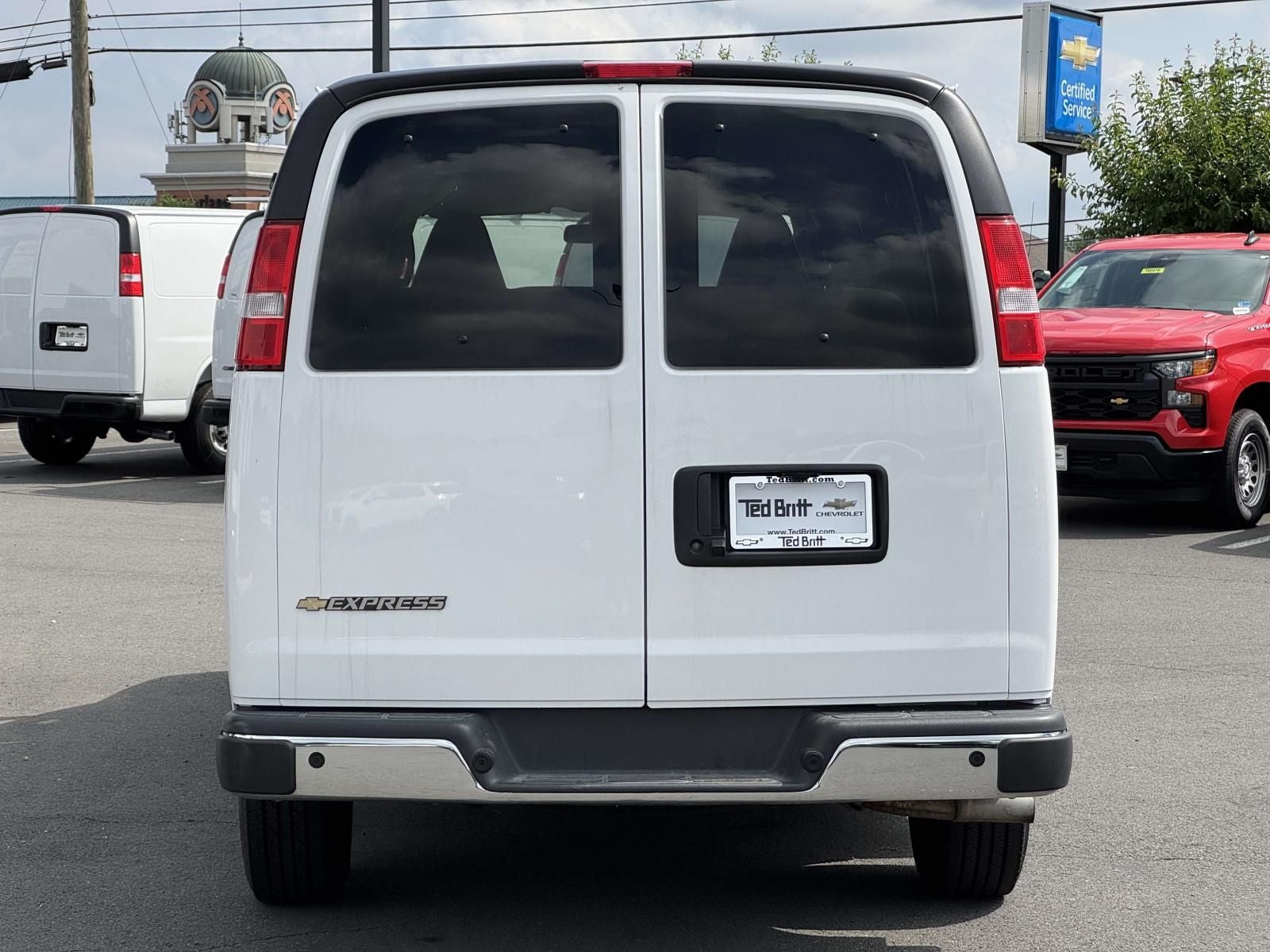 2025 Chevrolet Express 3500 LT Passenger