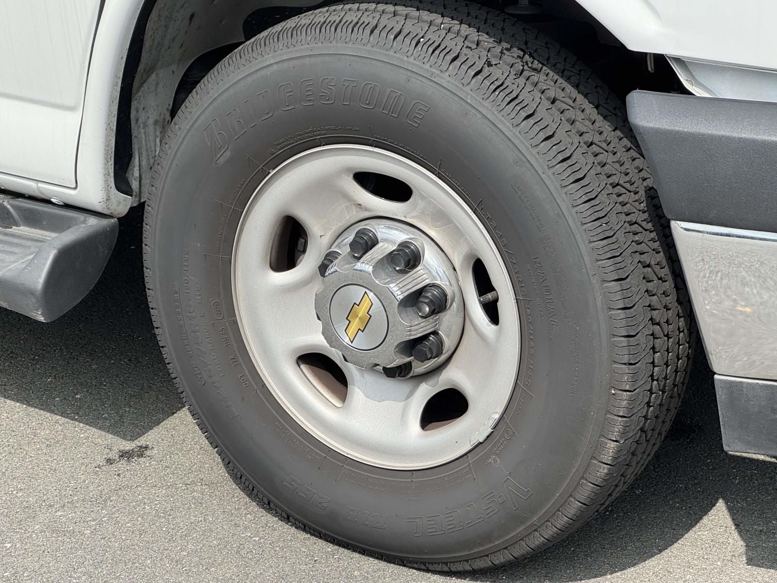 2025 Chevrolet Express 3500 LT Passenger