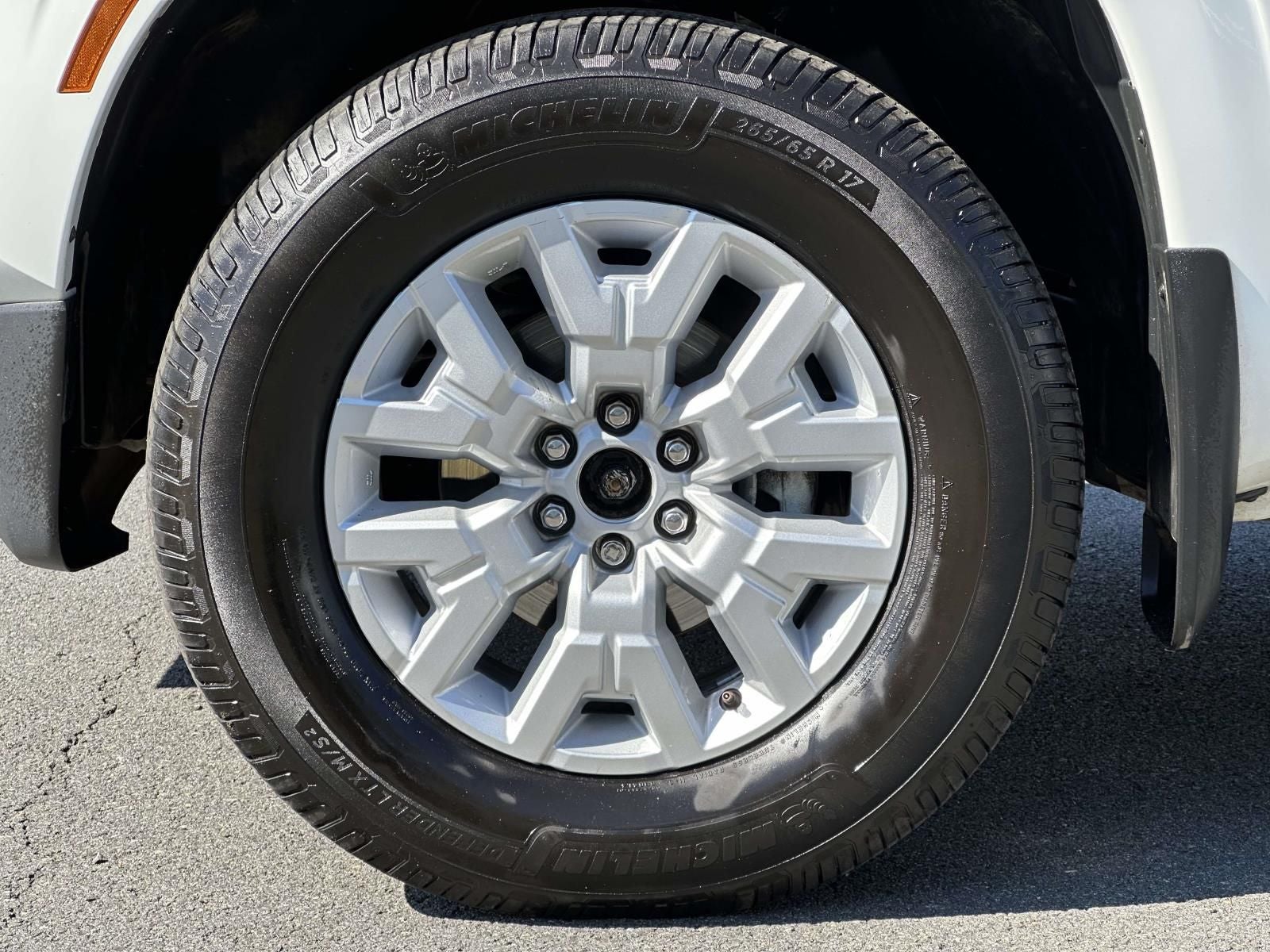 2022 Nissan Frontier SV