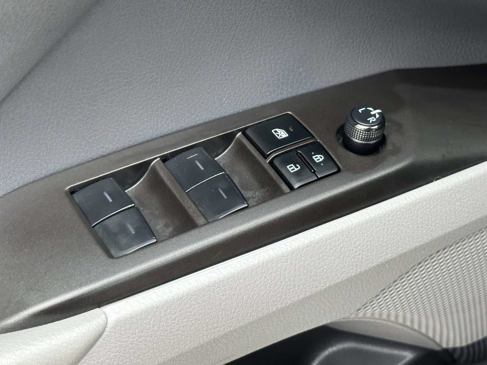 2023 Toyota Camry Hybrid LE