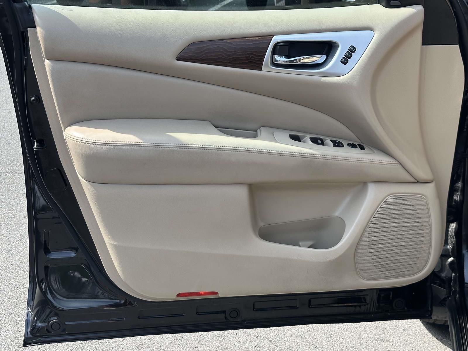 2017 Nissan Pathfinder Platinum