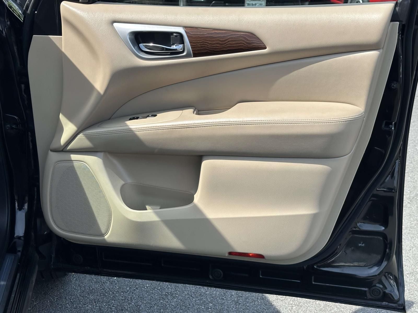 2017 Nissan Pathfinder Platinum