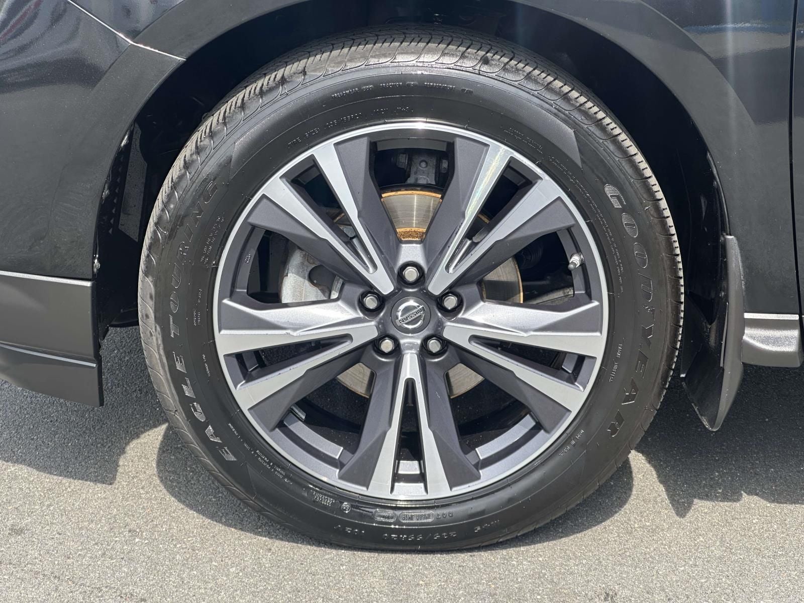 2017 Nissan Pathfinder Platinum