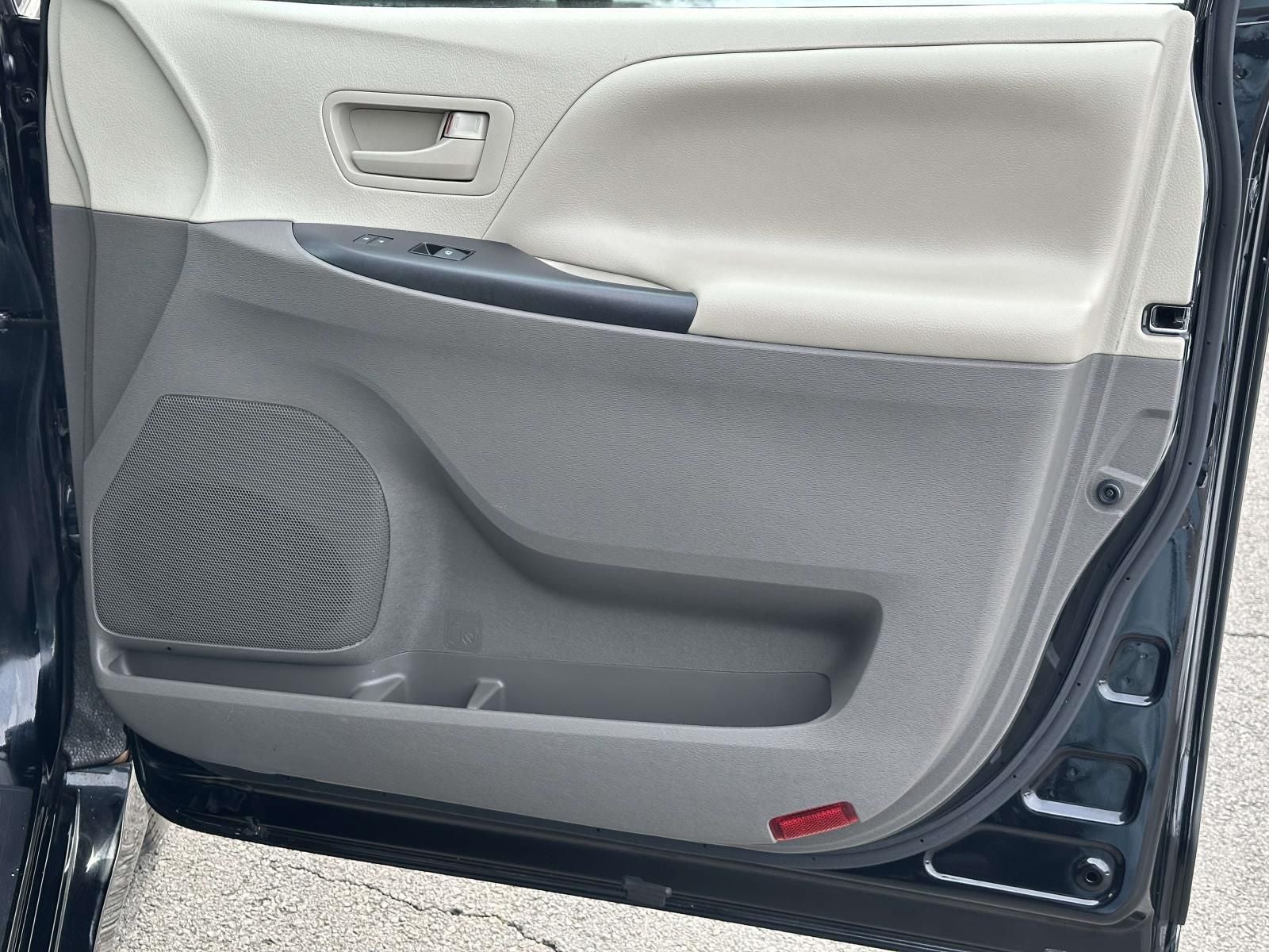 2020 Toyota Sienna L 7 Passenger