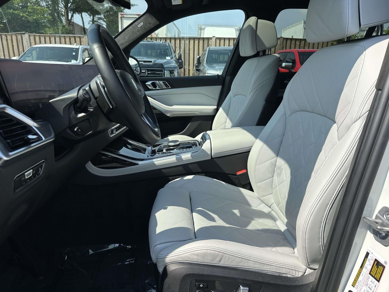 2023 BMW X7 xDrive40i
