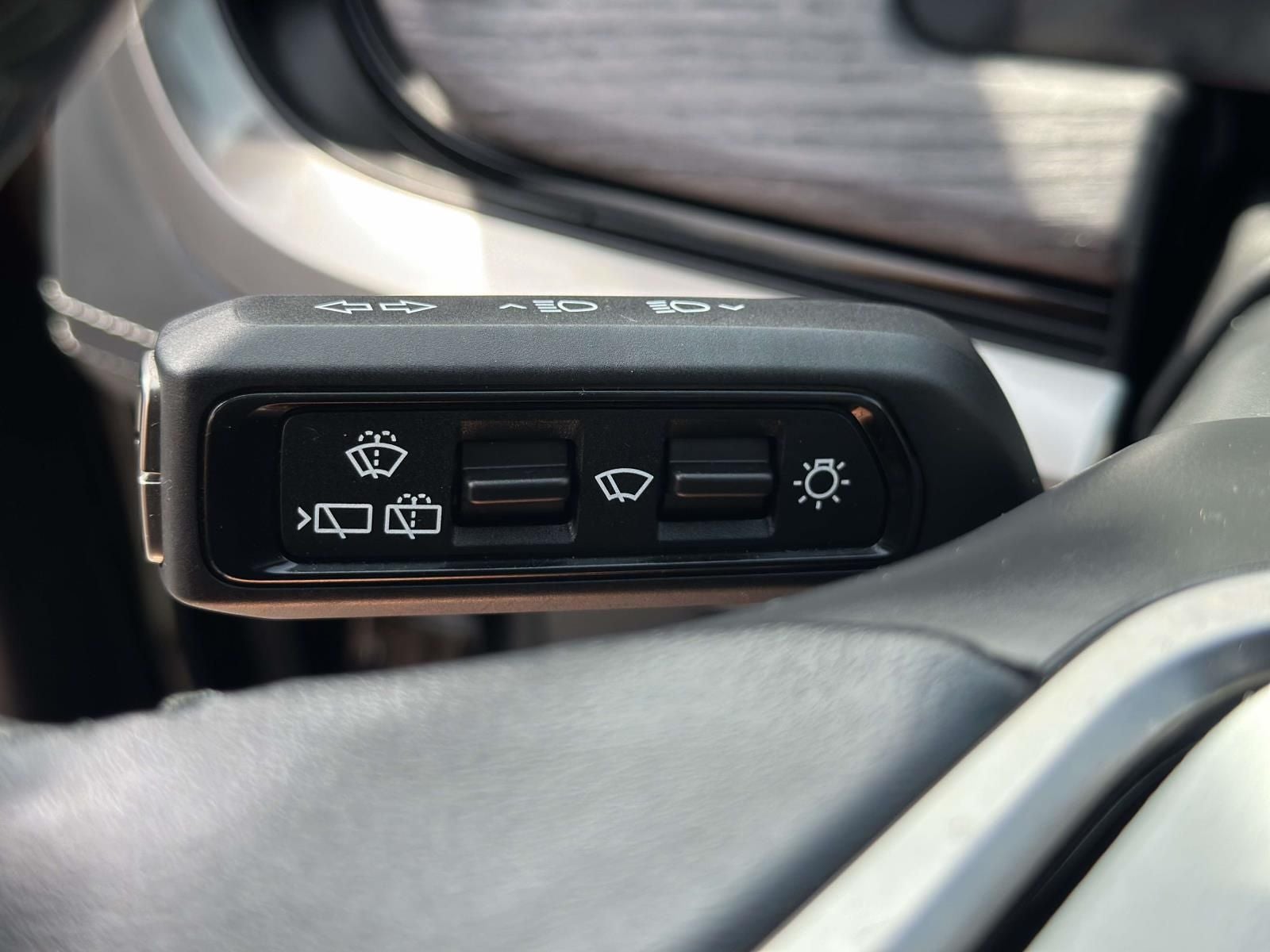 2023 Rivian R1S Adventure