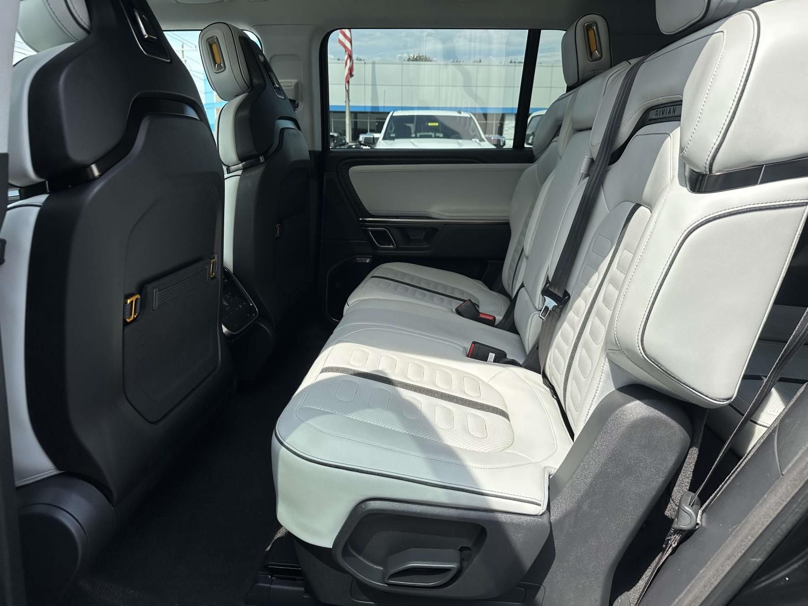 2023 Rivian R1S Adventure