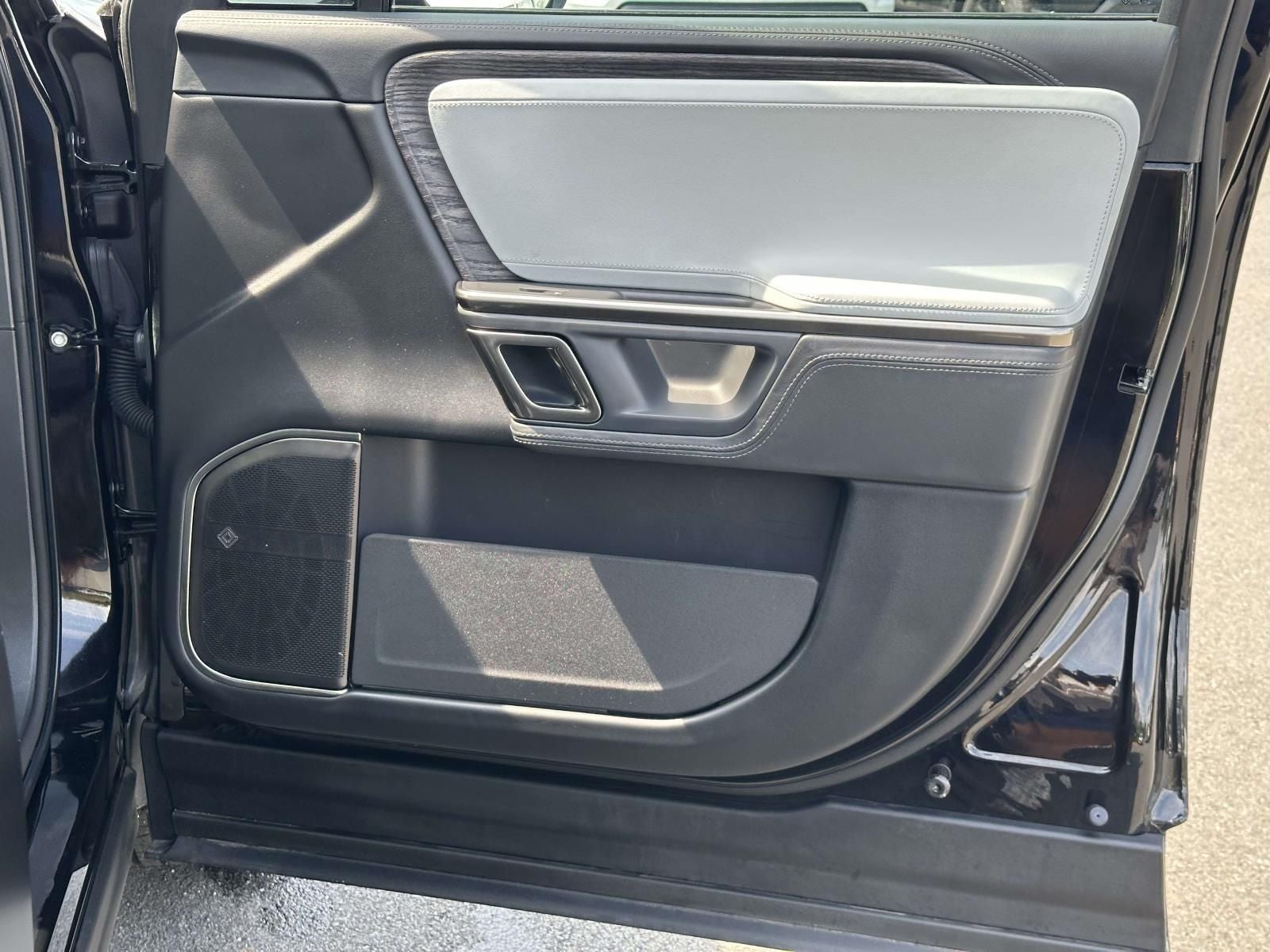 2023 Rivian R1S Adventure