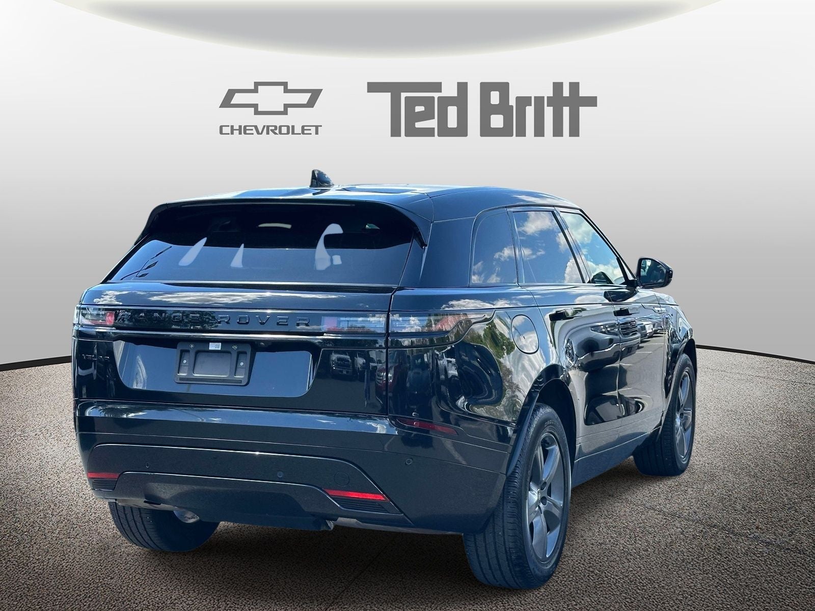 2025 Land Rover Range Rover Velar Dynamic SE