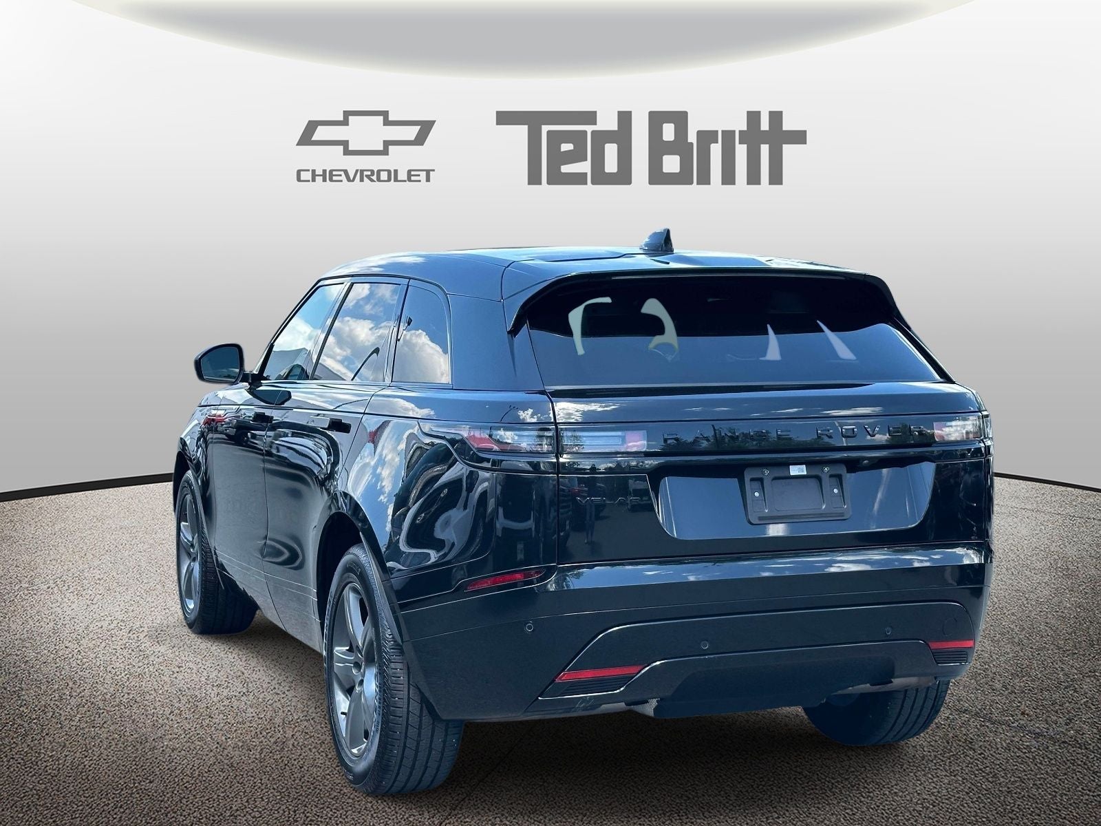 2025 Land Rover Range Rover Velar Dynamic SE
