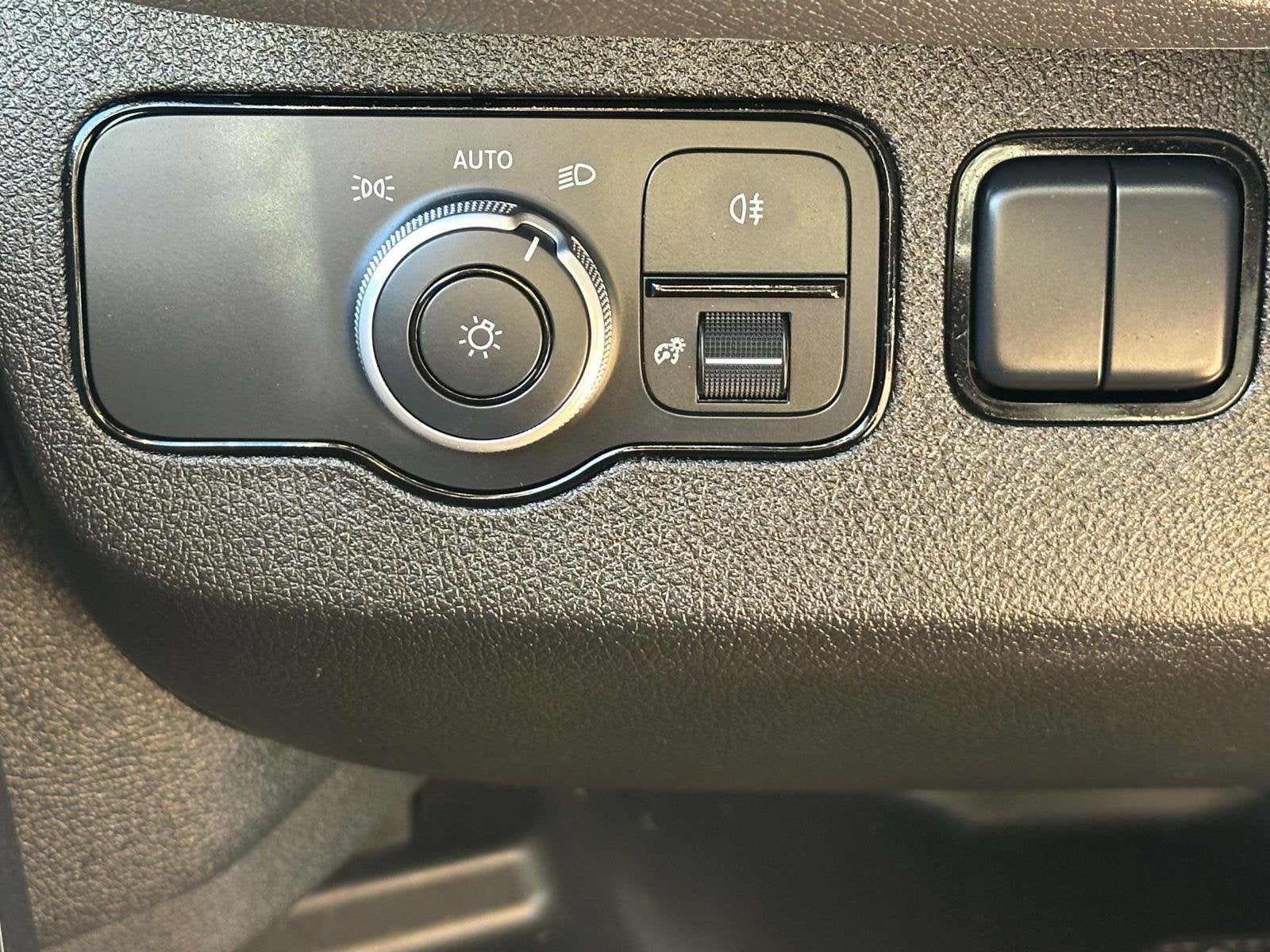 2025 Mercedes-Benz Sprinter 2500 Passenger 170 WB High Roof