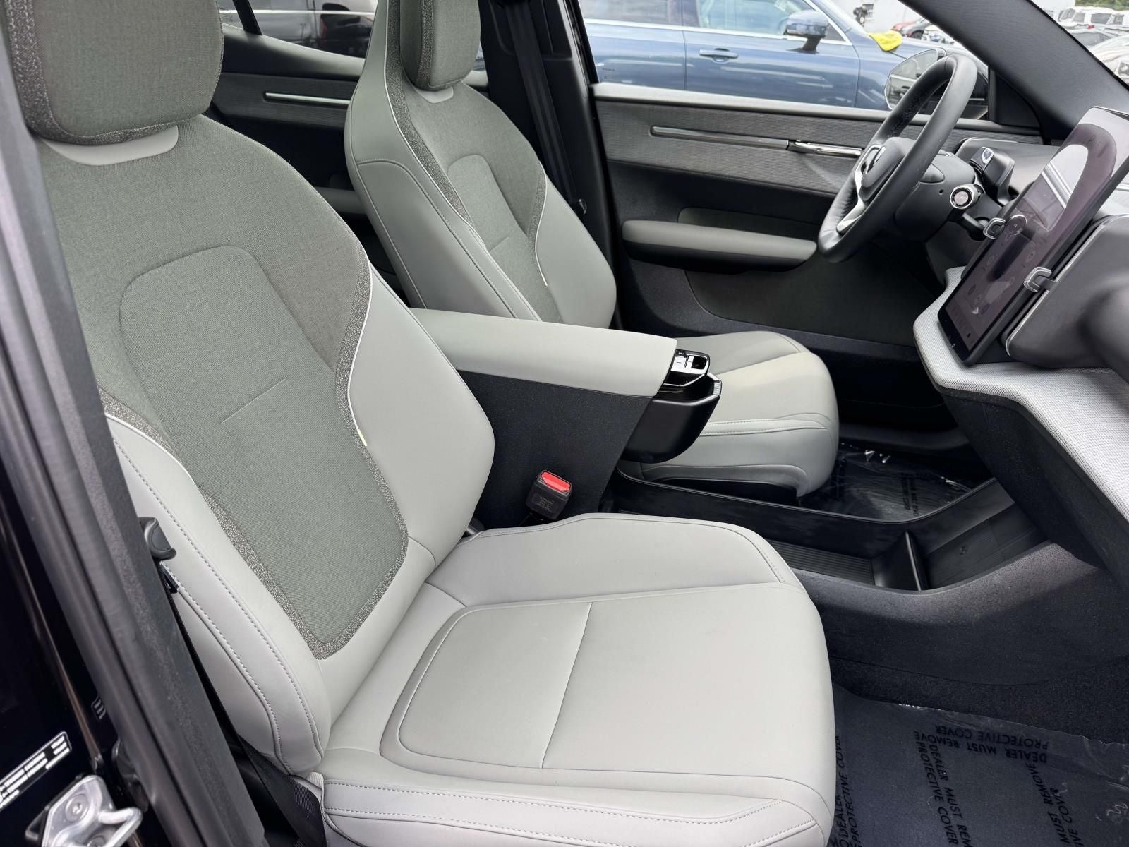 2025 Volvo EX30 Twin Motor Performance Plus