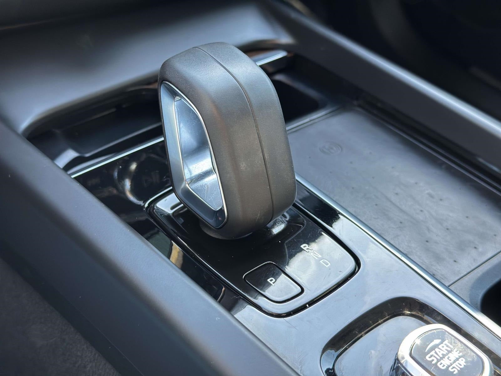 2022 Volvo XC60 B5 Momentum