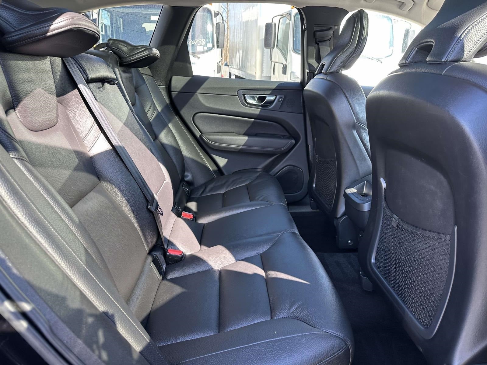 2022 Volvo XC60 B5 Momentum