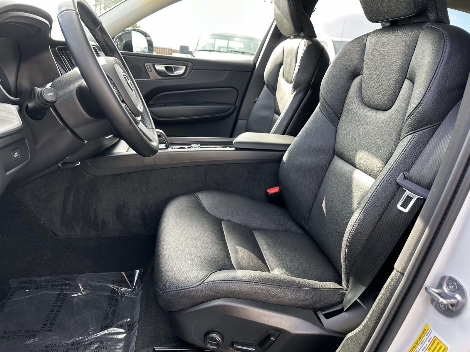 2025 Volvo XC60 B5 Plus